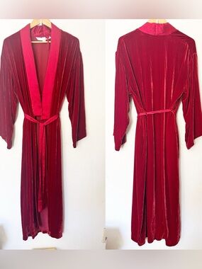 VICTORIA'S SECRET Vintage Plush Red Crushed Velvet  Robe Size XS/S Long Belted